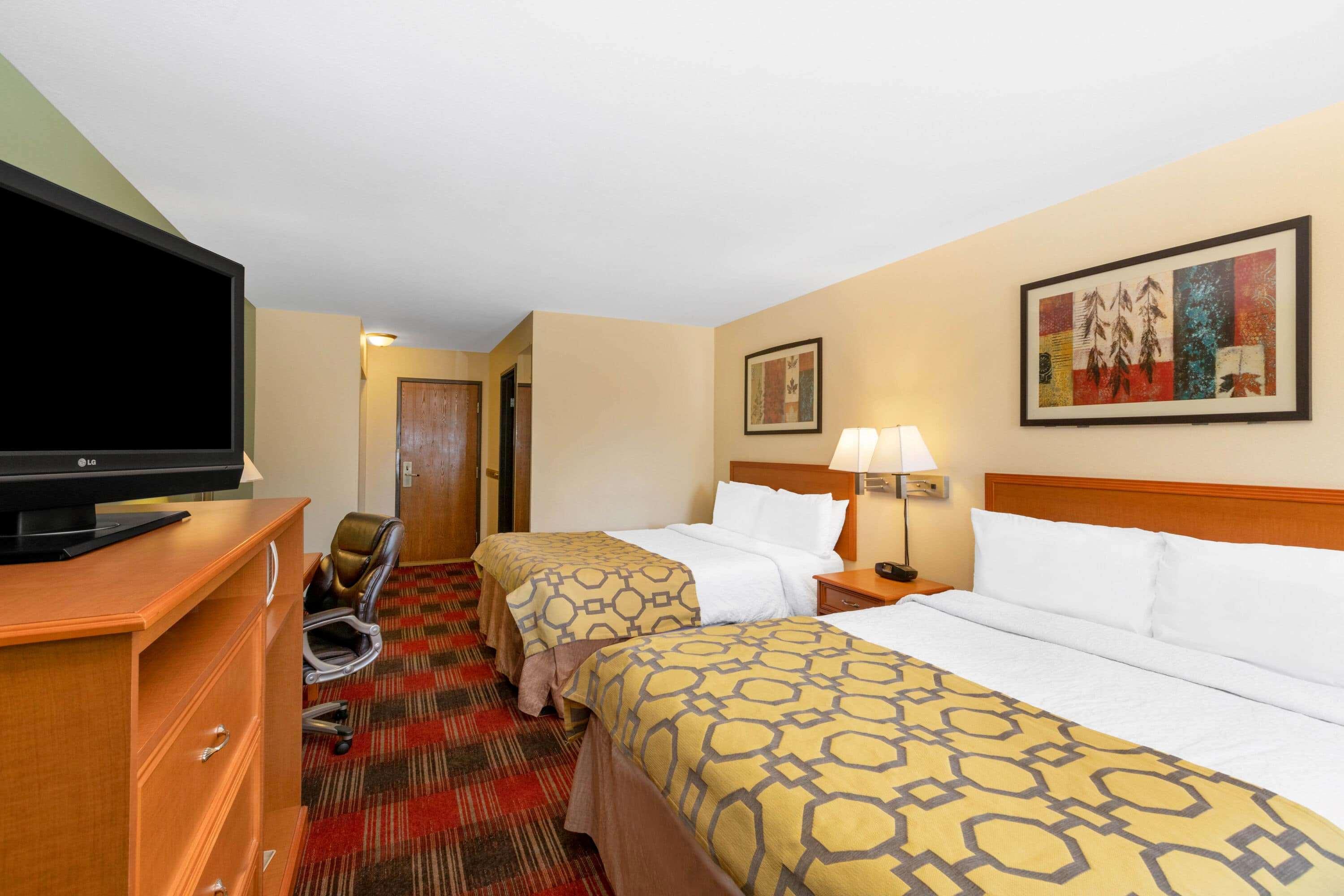 Baymont By Wyndham Spearfish Hotel Exterior photo