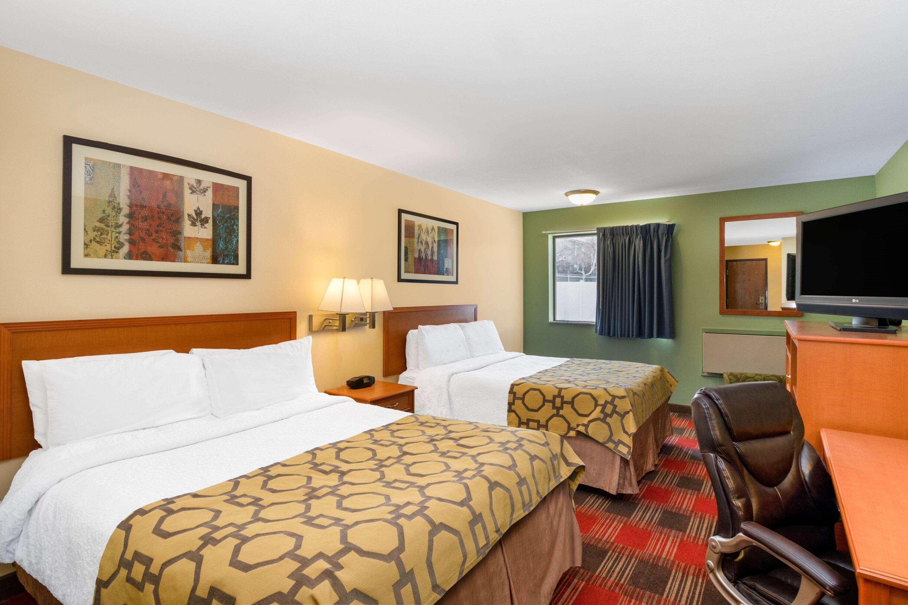 Baymont By Wyndham Spearfish Hotel Exterior photo