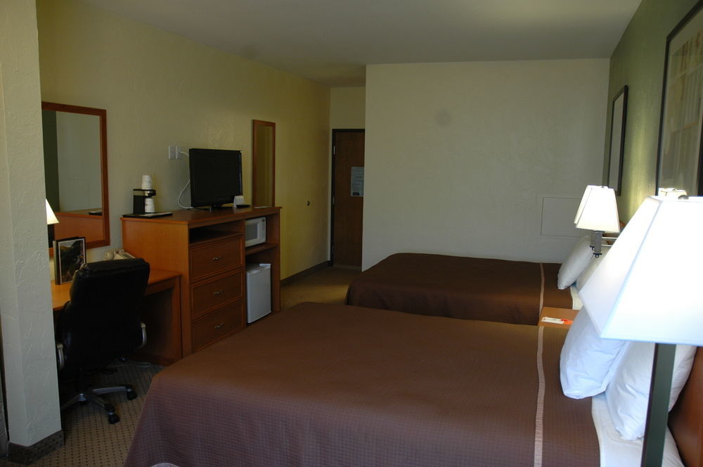 Baymont By Wyndham Spearfish Hotel Exterior photo